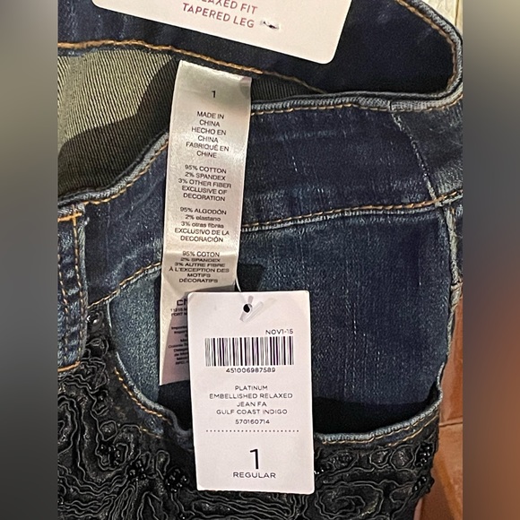 Chicos Size 1 Reg.Platinum Relaxed Ankle Dark Wash Beaded Lace Jeans, US Size 8 - Picture 6 of 11